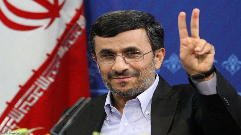 احمدی‌نژاد در نقطه مقابل نظام جمهوری اسلامی ایران قرار گرفت